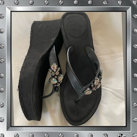 BCBG Sandals - Picture 1 of 4